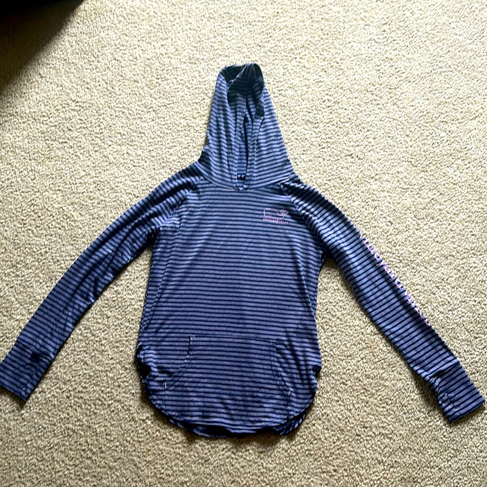 Vineyard Vines light pullover long sleeve shirt. Size L (14)